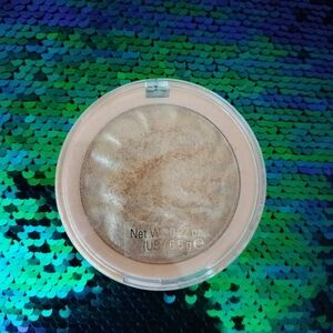 Makeup revolution London Highlighter Reloaded Raise the bar